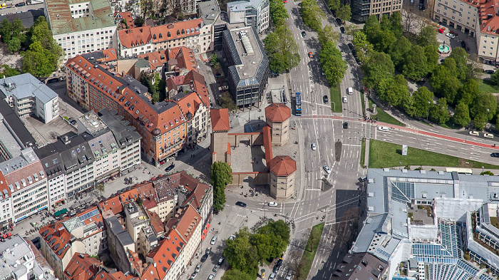 Luftbild aus Zeppelin: Altstadt-Lehel mit Isartor und Isartorplatz München