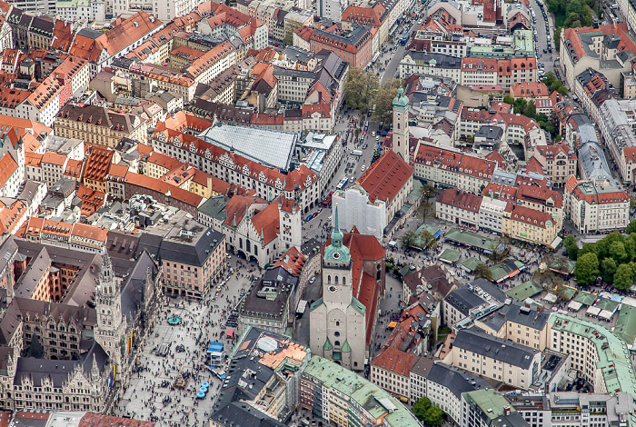 Luftbild aus Zeppelin: Altstadt-Lehel - Altstadt mit Neuem Rathaus, Marienplatz und St. Peter (Alter Peter) München