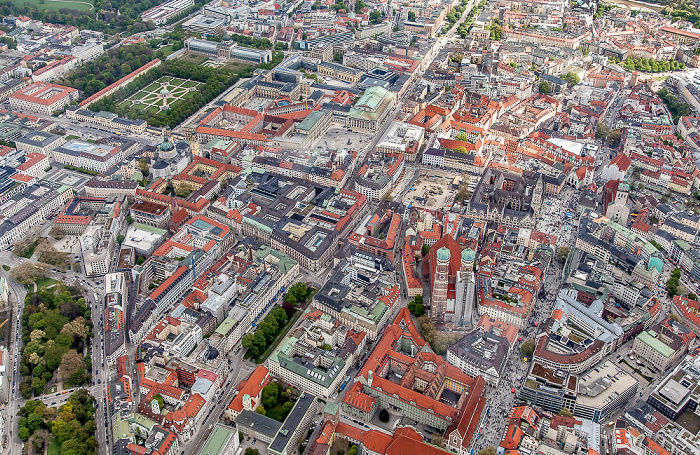 Luftbild aus Zeppelin: Altstadt-Lehel - Altstadt, Lehel (oben) München