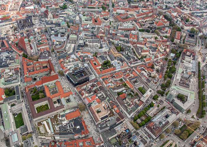Luftbild aus Zeppelin: Altstadt-Lehel - Altstadt München 2017