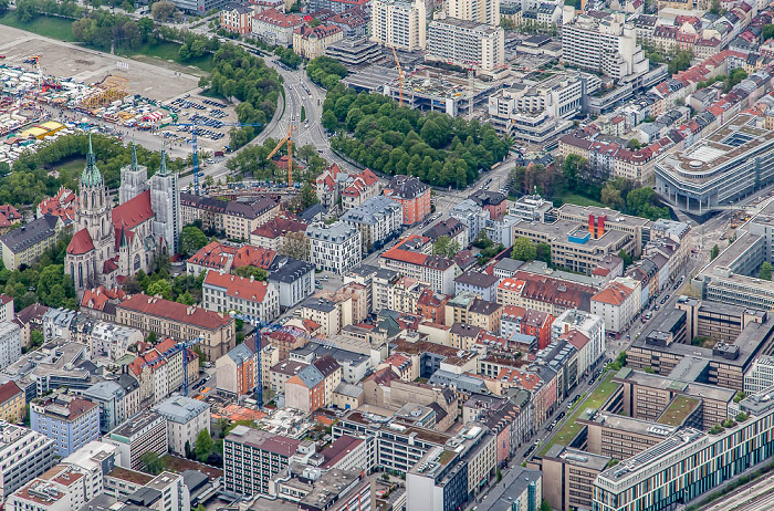 Luftbild aus Zeppelin: Ludwigsvorstadt-Isarvorstadt (unten), Schwanthalerhöhe (oben) München