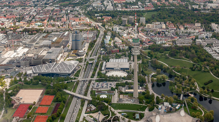 Luftbild aus Zeppelin: Milbertshofen-Am Hart, Neuhausen-Nymphenburg (rechts), Schwabing-West (oben) München