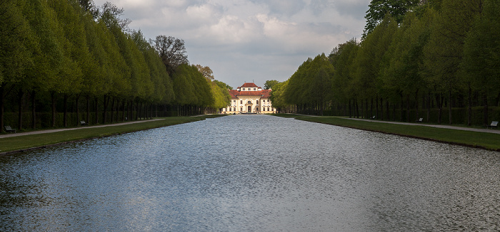 Oberschleißheim Schlossanlage Schleißheim: Schlosspark Schleißheim - Mittelkanal Schloss Lustheim