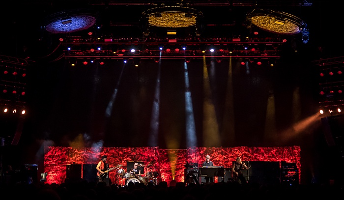 Olympiahalle: Deep Purple (+ Monster Truck) München
