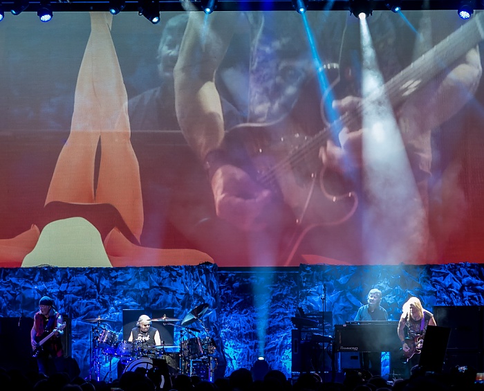 Olympiahalle: Deep Purple (+ Monster Truck) München Strange Kind of Woman