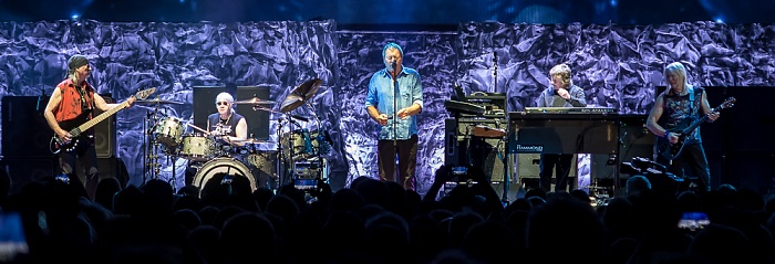 Olympiahalle: Deep Purple (+ Monster Truck) München Roger Glover (71), Ian Paice (68), Ian Gillan (71), Don Airey (68), Steve Morse (62)
