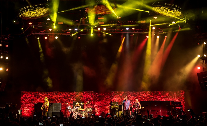 Olympiahalle: Deep Purple (+ Monster Truck) München