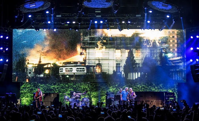 Olympiahalle: Deep Purple (+ Monster Truck) München They burned down the gambling houseIt died with an awful sound