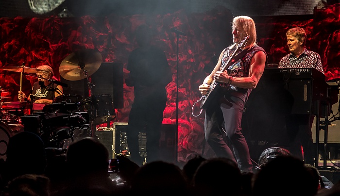 AccorHotels Arena (Palais Omnisports de Paris-Bercy): Deep Purple (+ Monster Truck) Paris