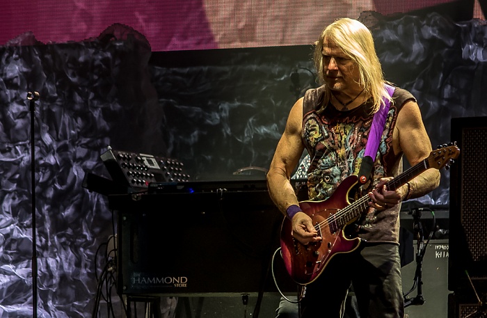 AccorHotels Arena (Palais Omnisports de Paris-Bercy): Deep Purple (+ Monster Truck) Paris Steve Morse
