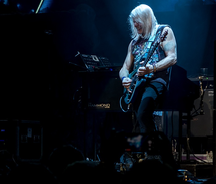 AccorHotels Arena (Palais Omnisports de Paris-Bercy): Deep Purple (+ Monster Truck) Paris