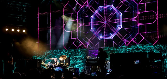 AccorHotels Arena (Palais Omnisports de Paris-Bercy): Deep Purple (+ Monster Truck) Paris Lazy