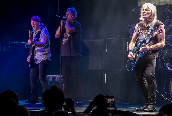 AccorHotels Arena (Palais Omnisports de Paris-Bercy): Deep Purple (+ Monster Truck) Paris