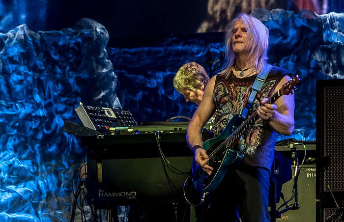 AccorHotels Arena (Palais Omnisports de Paris-Bercy): Deep Purple (+ Monster Truck) Paris