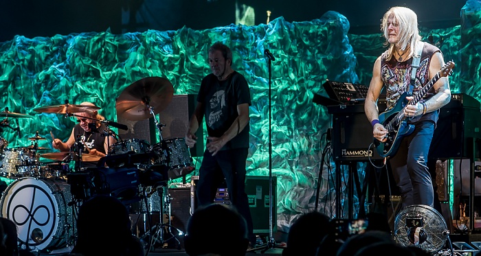 AccorHotels Arena (Palais Omnisports de Paris-Bercy): Deep Purple (+ Monster Truck) Paris