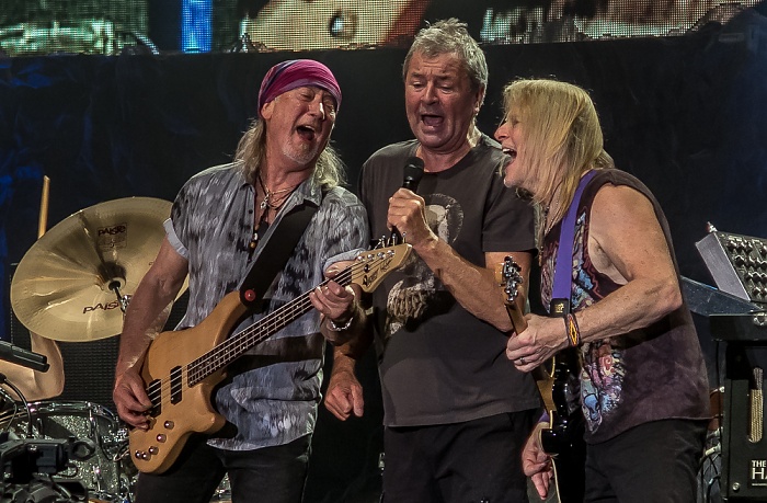 AccorHotels Arena (Palais Omnisports de Paris-Bercy): Deep Purple (+ Monster Truck) Paris