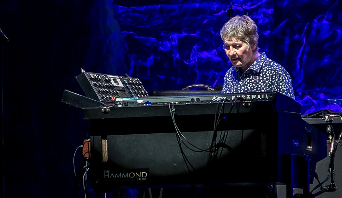 AccorHotels Arena (Palais Omnisports de Paris-Bercy): Deep Purple (+ Monster Truck) Paris Don Airey