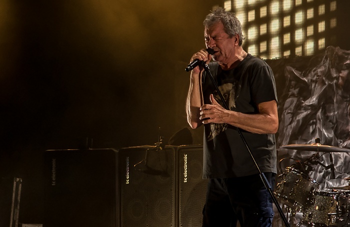 AccorHotels Arena (Palais Omnisports de Paris-Bercy): Deep Purple (+ Monster Truck) Paris