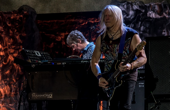 AccorHotels Arena (Palais Omnisports de Paris-Bercy): Deep Purple (+ Monster Truck) Paris