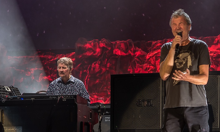 AccorHotels Arena (Palais Omnisports de Paris-Bercy): Deep Purple (+ Monster Truck) Paris