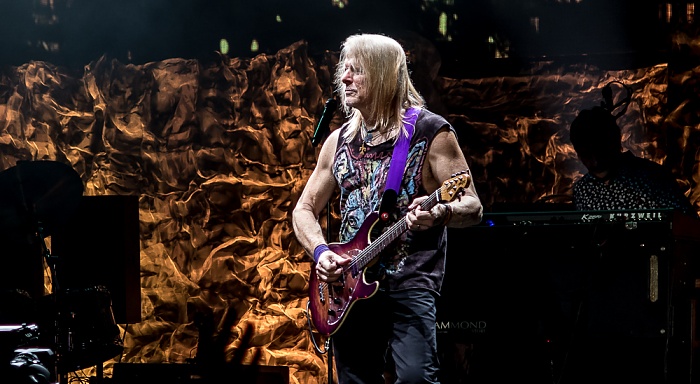 AccorHotels Arena (Palais Omnisports de Paris-Bercy): Deep Purple (+ Monster Truck) Paris