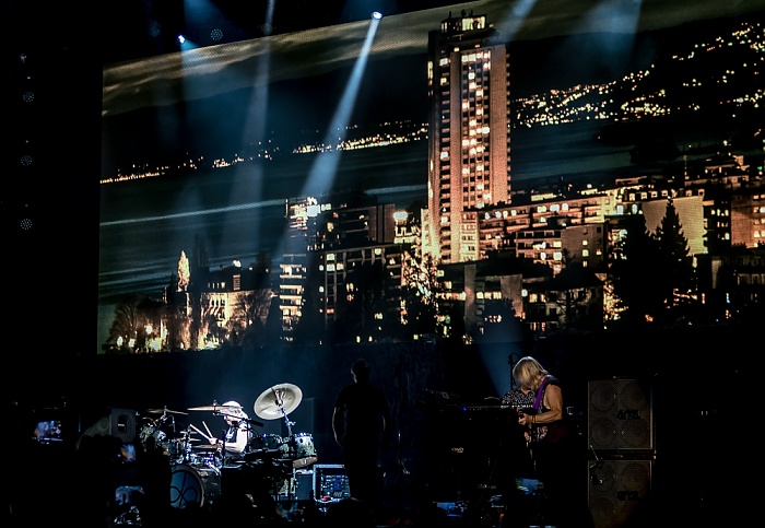 AccorHotels Arena (Palais Omnisports de Paris-Bercy): Deep Purple (+ Monster Truck) Paris Smoke on the Water