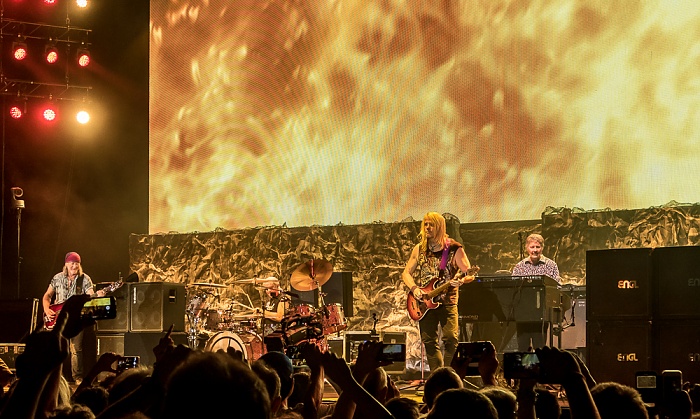 AccorHotels Arena (Palais Omnisports de Paris-Bercy): Deep Purple (+ Monster Truck) Paris