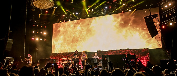 AccorHotels Arena (Palais Omnisports de Paris-Bercy): Deep Purple (+ Monster Truck) Paris