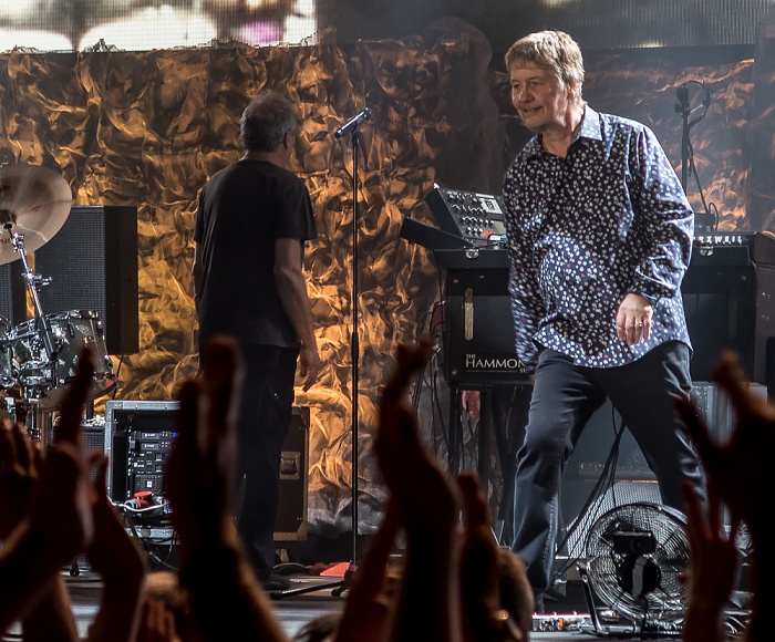 AccorHotels Arena (Palais Omnisports de Paris-Bercy): Deep Purple (+ Monster Truck) Paris Don Airey