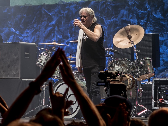 AccorHotels Arena (Palais Omnisports de Paris-Bercy): Deep Purple (+ Monster Truck) Paris Ian Paice