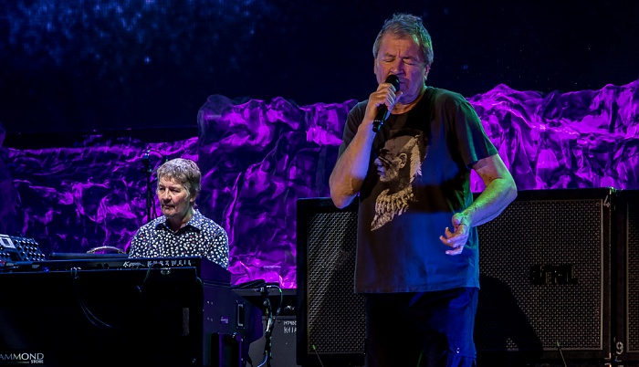 AccorHotels Arena (Palais Omnisports de Paris-Bercy): Deep Purple (+ Monster Truck) Paris Don Airey, Ian Gillan