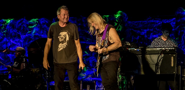 AccorHotels Arena (Palais Omnisports de Paris-Bercy): Deep Purple (+ Monster Truck) Paris