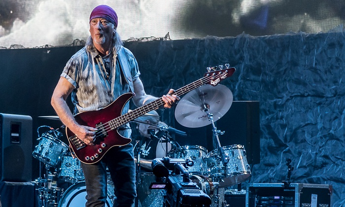 AccorHotels Arena (Palais Omnisports de Paris-Bercy): Deep Purple (+ Monster Truck) Paris Roger Glover