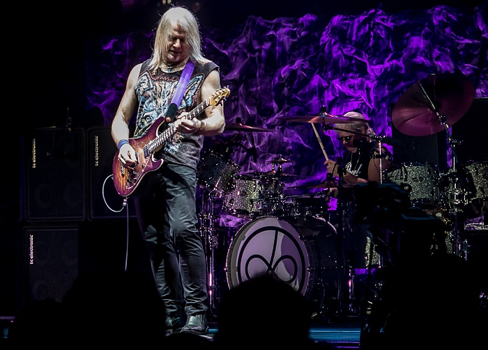 AccorHotels Arena (Palais Omnisports de Paris-Bercy): Deep Purple (+ Monster Truck) Paris