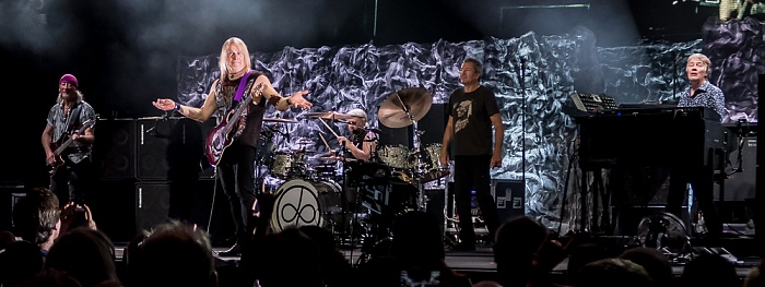 AccorHotels Arena (Palais Omnisports de Paris-Bercy): Deep Purple (+ Monster Truck) Paris