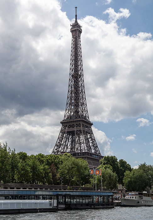 Seine, Port de La Bourdonnais, Eiffelturm (Tour Eiffel) Paris