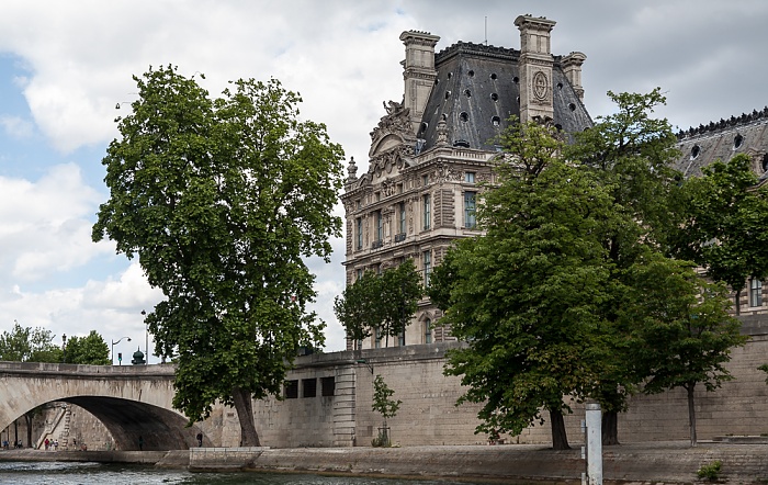 Seine, Pont Royal, Quai des Tuileries, Musée du Louvre Paris