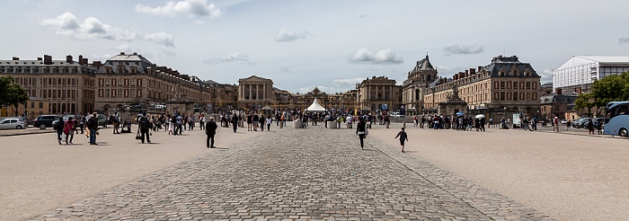 Place d'Armes, Ehrenhof (Cour d'Honneur), Schloss Versailles (Château de Versailles) Paris 2017