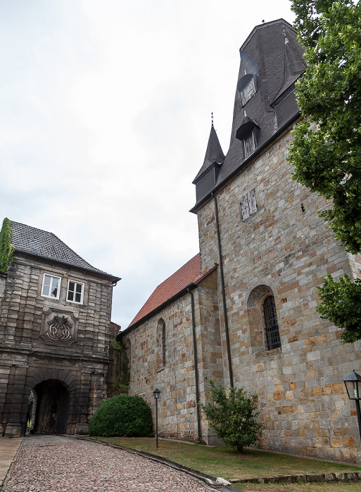 Burg Bentheim: Oberes Burgtor und Katharinenkirche Bad Bentheim