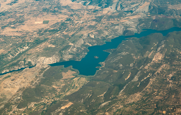 Gespanschaft Šibenik-Knin: Visovačko jezero 2017-06-29 Flug DLH1716 München Franz Josef Strauß (MUC/EDDM) - Split (SPU/LDSP)