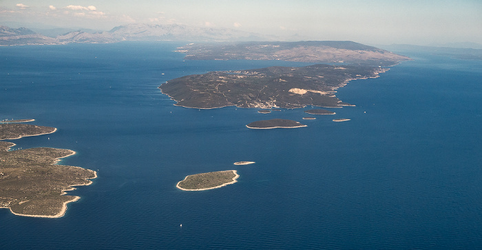 Gespanschaft Split-Dalmatien, Adriatisches Meer mit Šolta 2017-06-29 Flug DLH1716 München Franz Josef Strauß (MUC/EDDM) - Split (SPU/LDSP) Drvenik Veli