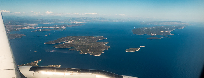 Gespanschaft Split-Dalmatien, Adriatisches Meer mit Drvenik Veli und Šolta 2017-06-29 Flug DLH1716 München Franz Josef Strauß (MUC/EDDM) - Split (SPU/LDSP) Čiovo