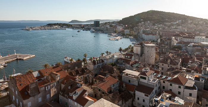 Split Blick vom Turm der Kathedrale des Heiligen Domnius: Altstadt (Grad), Hafen, Adriatisches Meer (Mittelmeer)