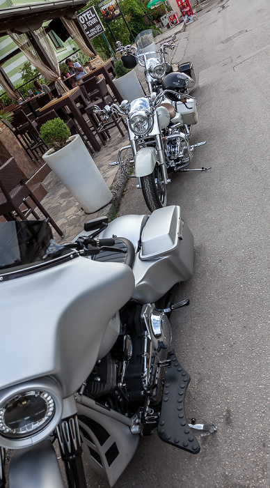 Mostar Ulica Rade Bitange: Harley-Davidson-Motorräder