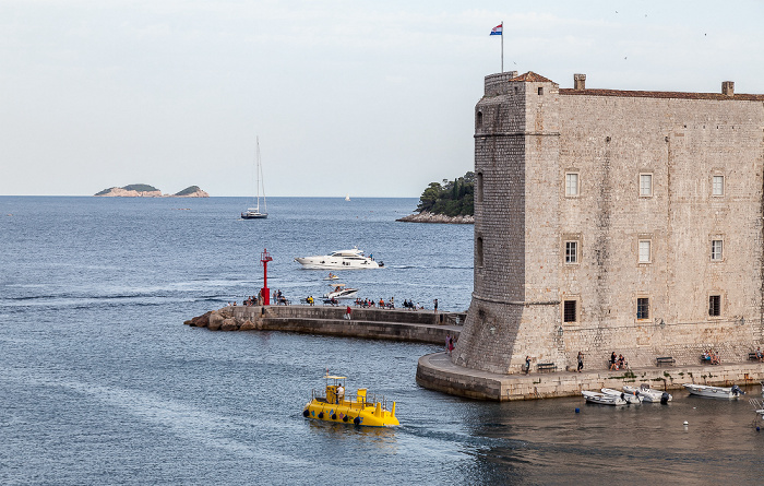 Blick von der Stadtmauer: Altstadt (Grad) mit Stadthafen Dubrovnik