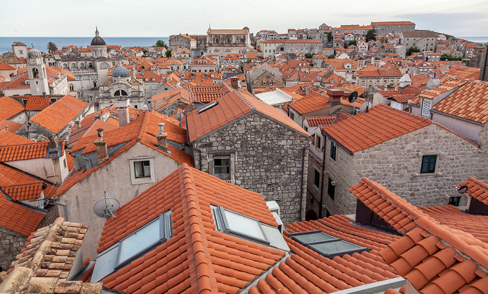Dubrovnik Blick von der Stadtmauer: Altstadt (Grad) Glockenturm Kathedrale Mariä Himmelfahrt