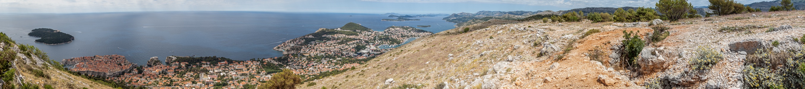 Blick vom Brdo Srđ: Dalmatinische Küste und Adriatisches Meer (Mittelmeer) Dubrovnik