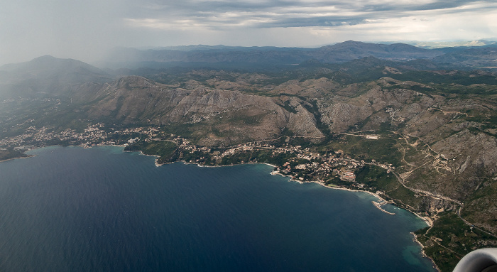 Gespanschaft Dubrovnik-Neretva: Srebreno (links), Plat 2017-07-02 Flug DLH1711 Dubrovnik (DBV/LDDU) - München Franz Josef Strauß (MUC/EDDM)