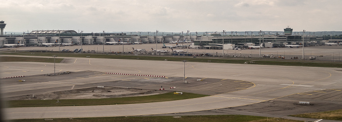 München Flughafen Franz Josef Strauß: Terminal 2 und Satellitenterminal 2017-07-02 Flug DLH1711 Dubrovnik (DBV/LDDU) - München Franz Josef Strauß (MUC/EDDM)