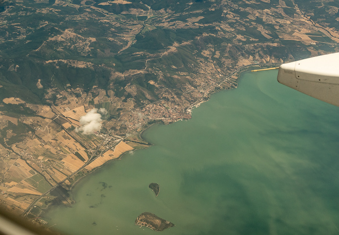 Passignano sul Trasimeno, Trasimenischer See (Lago Trasimeno) mit der Isola Minore und der Isola Maggiore Umbrien